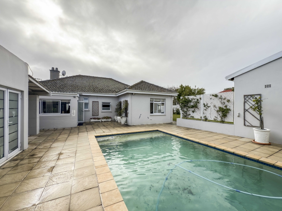 3 Bedroom Property for Sale in Claremont Western Cape